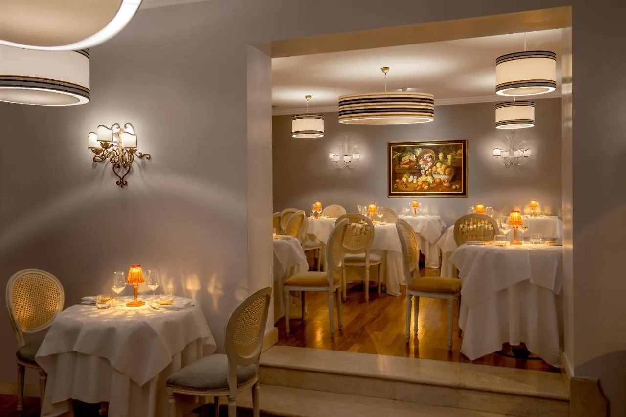 Hotel Mozart Rom 4*,